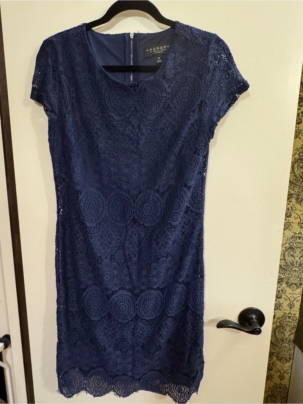 LAUNDRY by Shelli Segal royal blue lace cocktail dress // 10